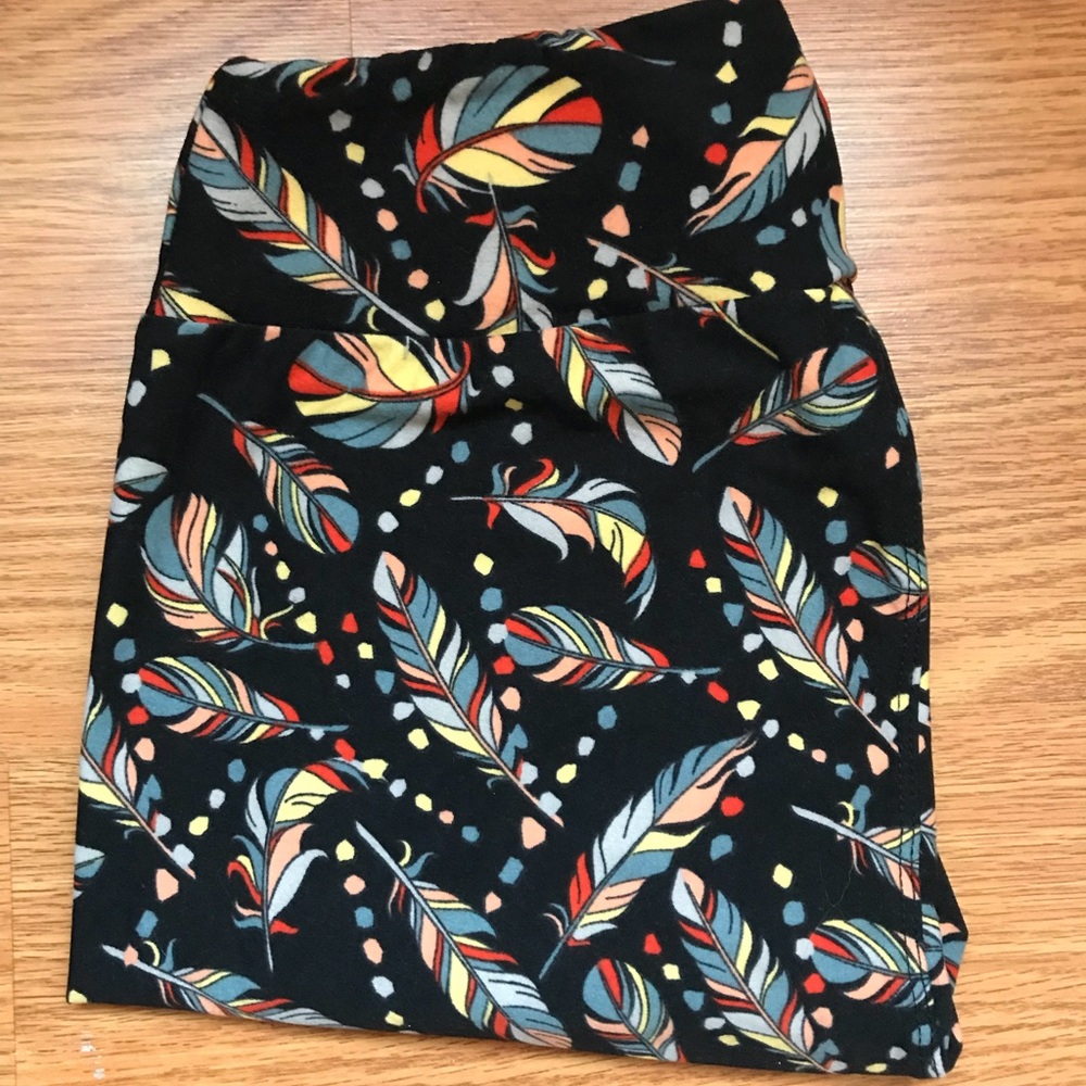 LuLaRoe feather leggings